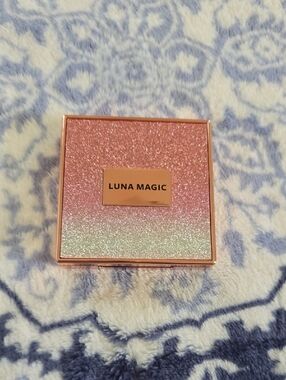 Luna Magic Foundation Powder- Medium